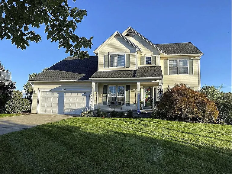 3047 Green Valley Dr — Photo 1