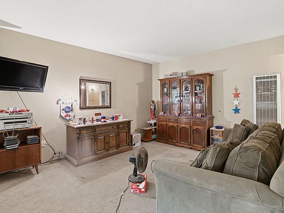 3rd image of 117 NE 5th Avenue