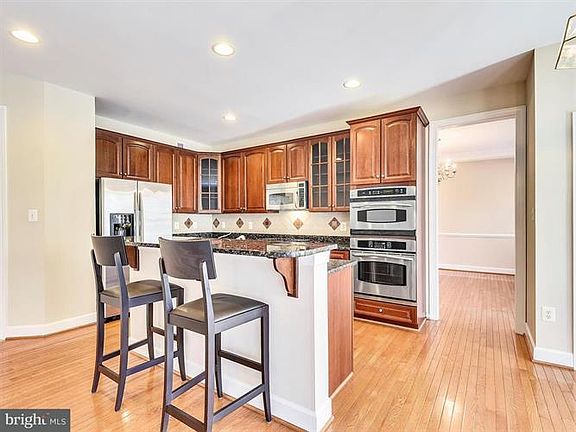5th image of 6436 South St