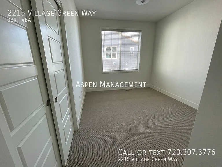 2215 Village Green Way — Photo 15