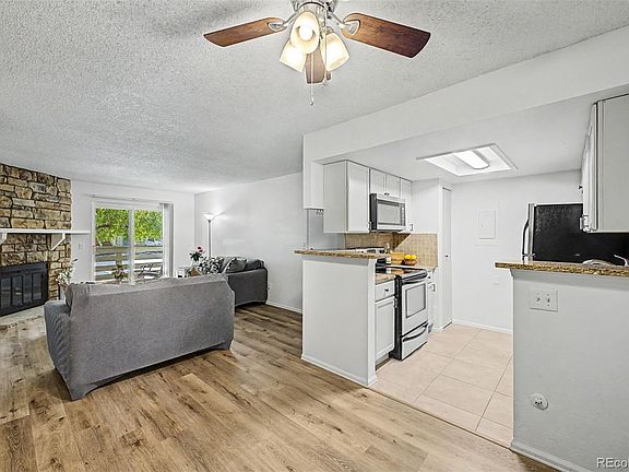 5th image of 8555 Fairmount Drive #H101