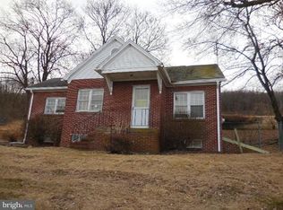 444 Middle Rd, Dalmatia, PA 17017