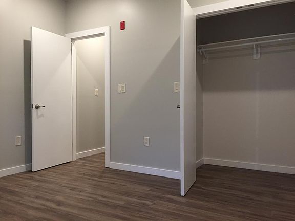 4th image of 1643 N Marshall St APT A