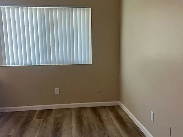 Leo's Apartments — Photo 10