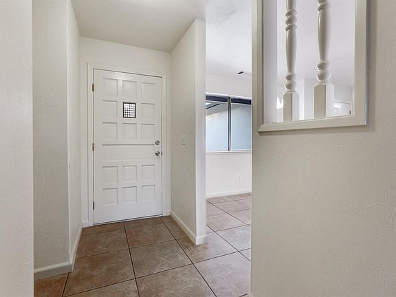 5th image of 1313 W Evergreen Ct