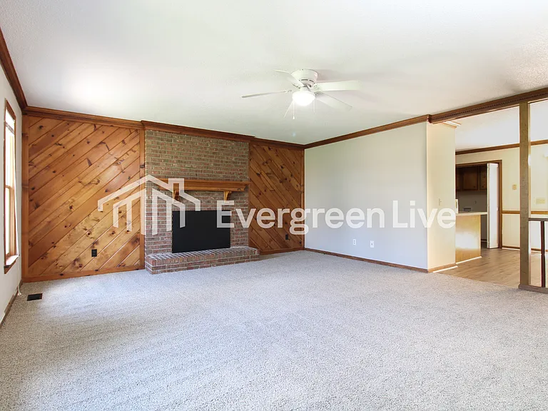 280 Conrad Cir — Photo 3