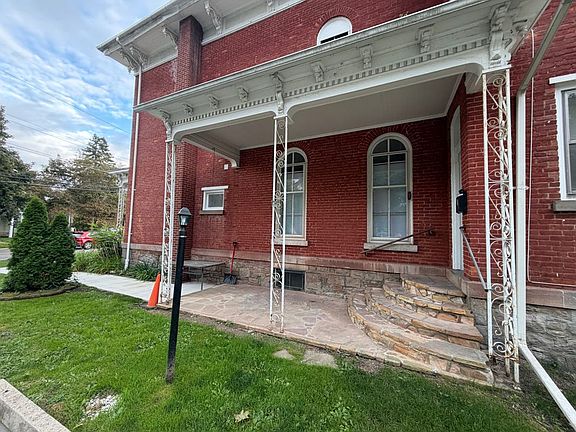 3rd image of 210 Locust St #1