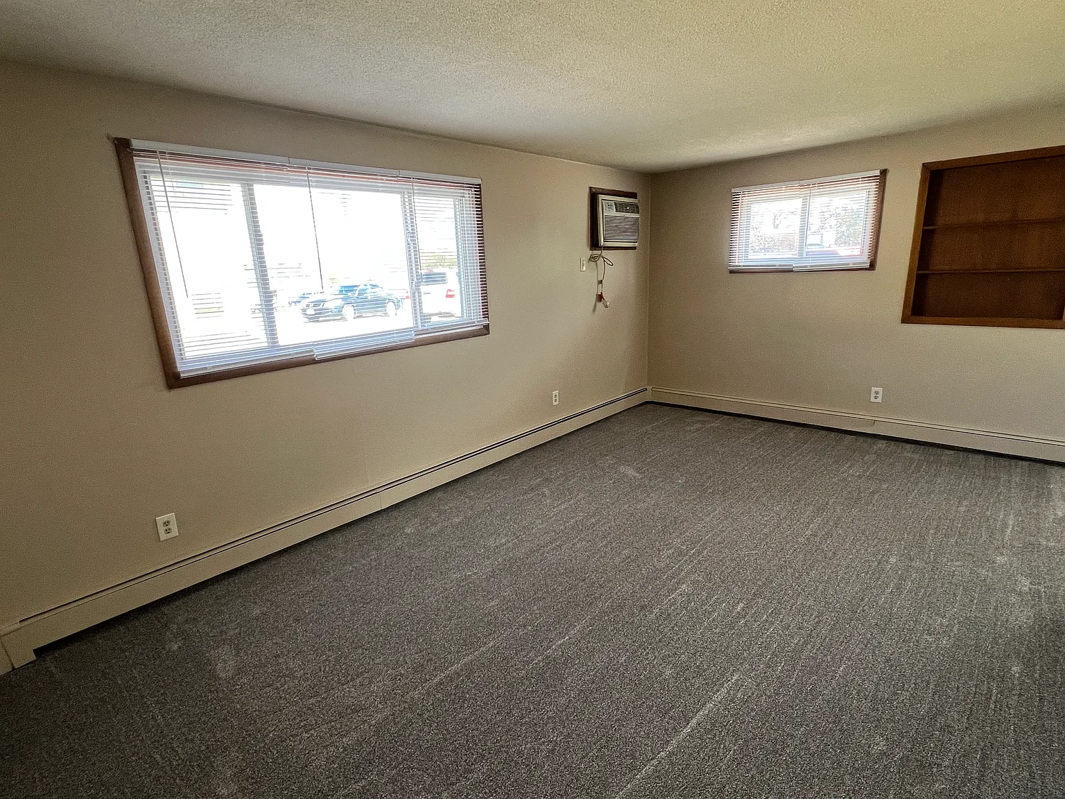 Studio, $575 — Photo 2