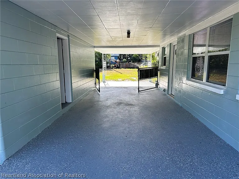 1327 Hotiyee Ave — Photo 3