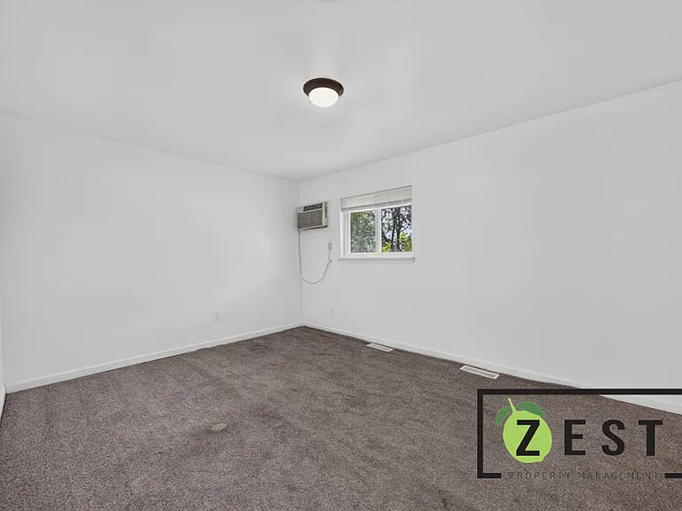 16217 Greenfield — Photo 9