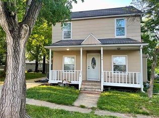 116 Delaware St, Stilwell, KS 66085