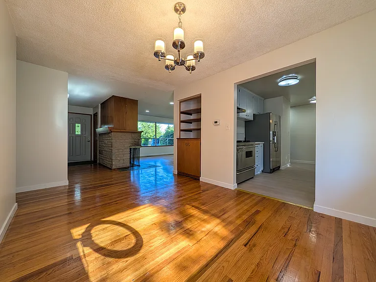 16003 5th Ave NE #1 — Photo 8
