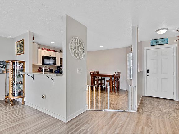 5th image of 11211 W Kite St