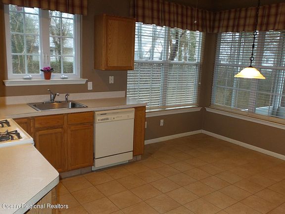 5th image of 29 Orchid Ln