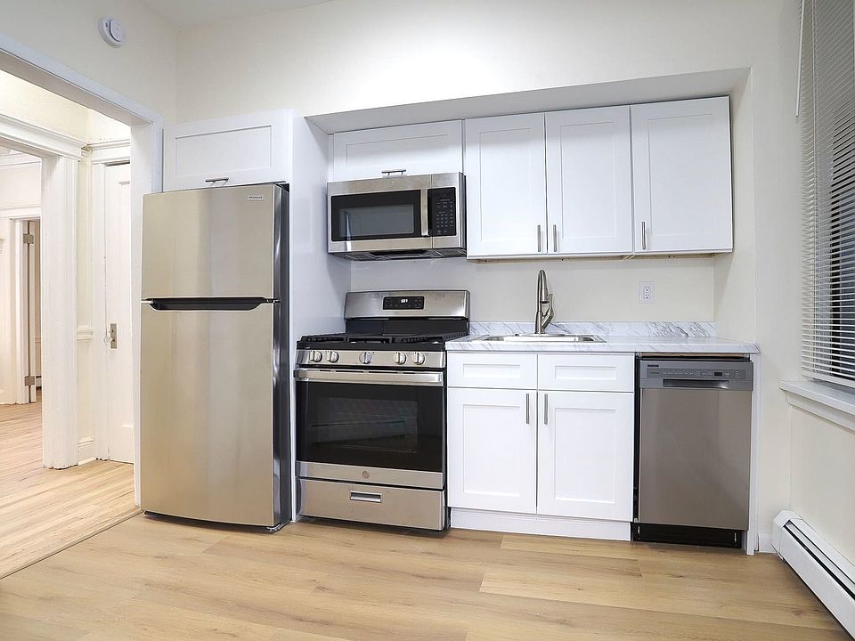 1st image of 327 8th St APT 2