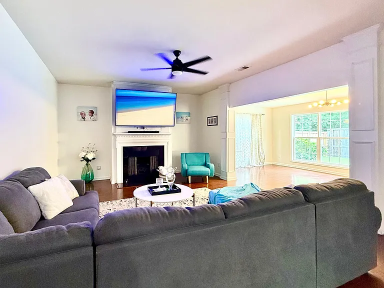 126 Comiskey Park Cir — Photo 6