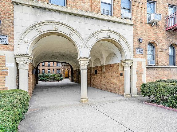 2nd image of 83-44 Lefferts Blvd #6D