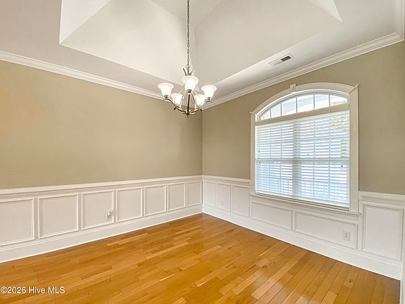5th image of 4414 Gauntlet Drive SE