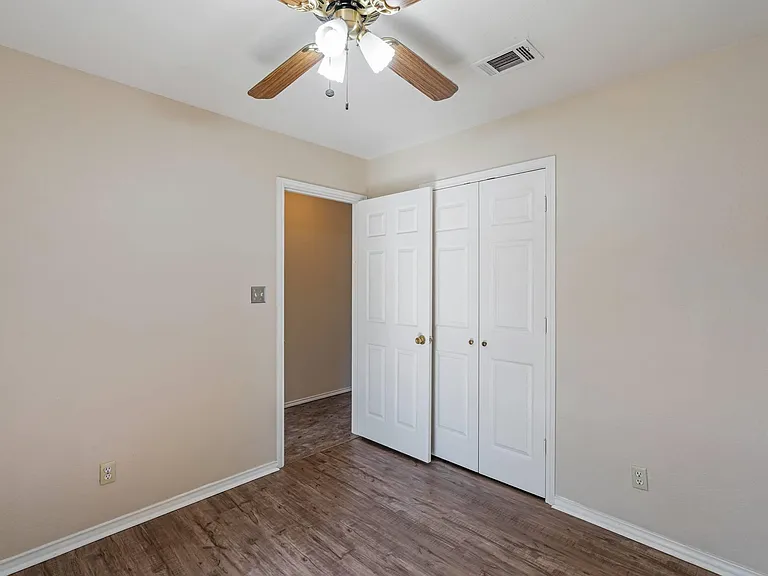 7704 Plateau Cv — Photo 20