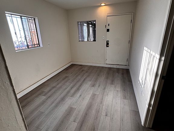 2nd image of 2653 Flower St #2655