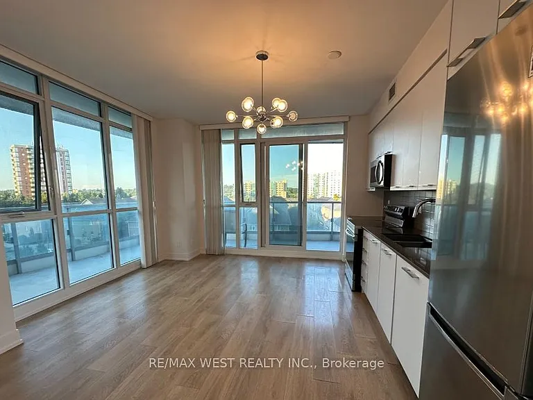 9471 Yonge St #630 — Photo 2