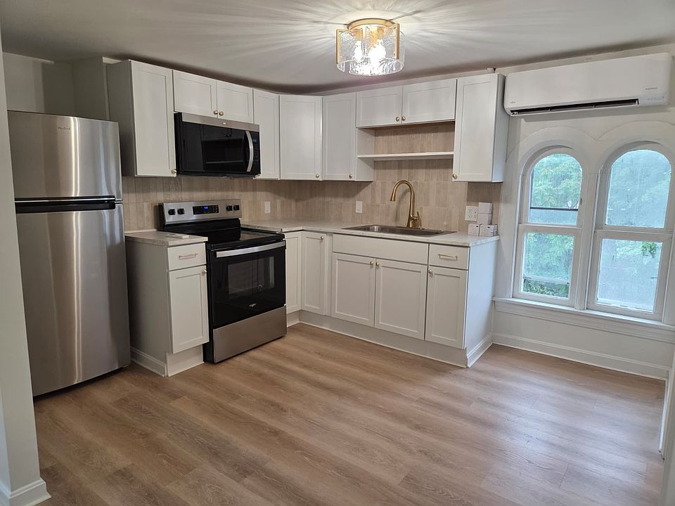 1st image of 207 Cohannet St #3L