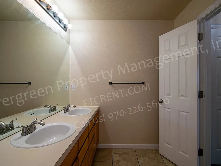 5225 White Willow Dr #M200 — Photo 21