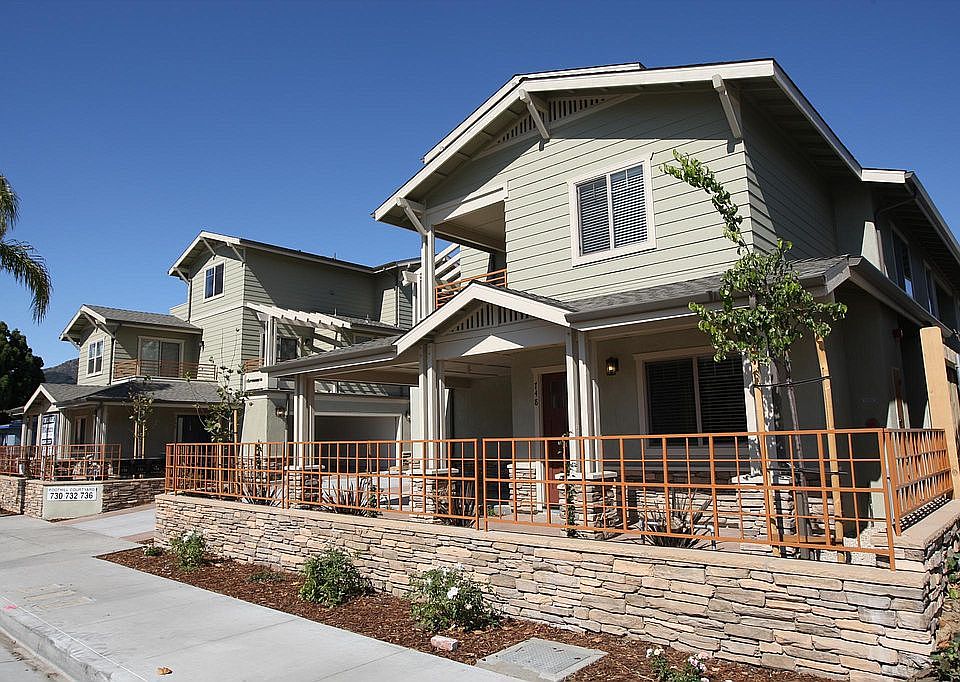 6 unit condo complex