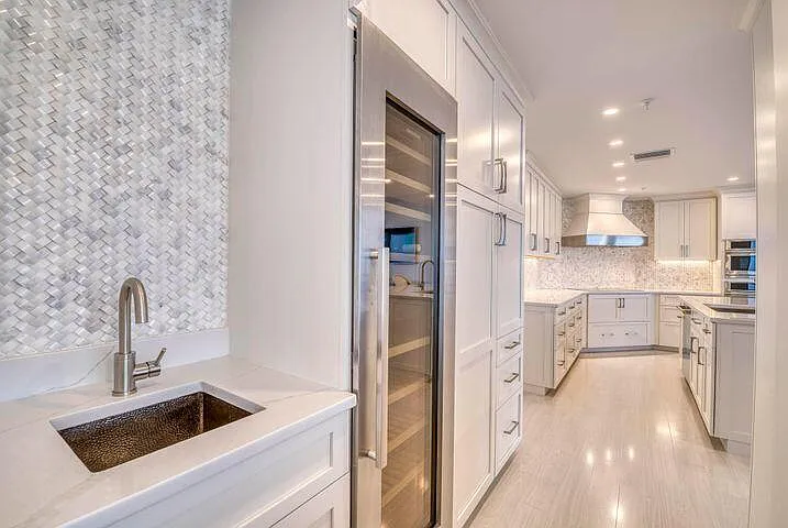 570 Ocean Dr #601 — Photo 10