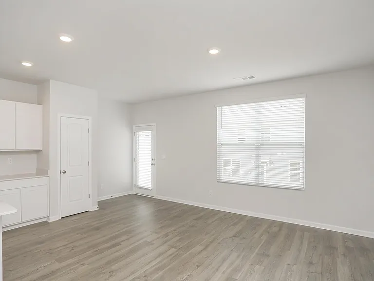 250 Hazel Ln — Photo 23