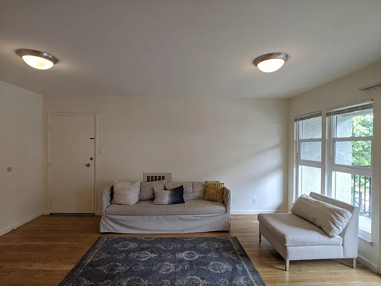 Vanguard Apartments — Photo 29