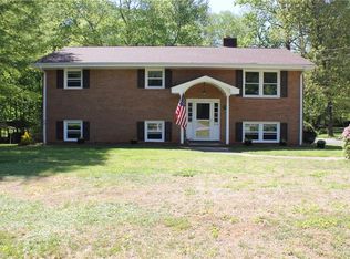 3510 Manoa Rd, Pfafftown, NC 27040