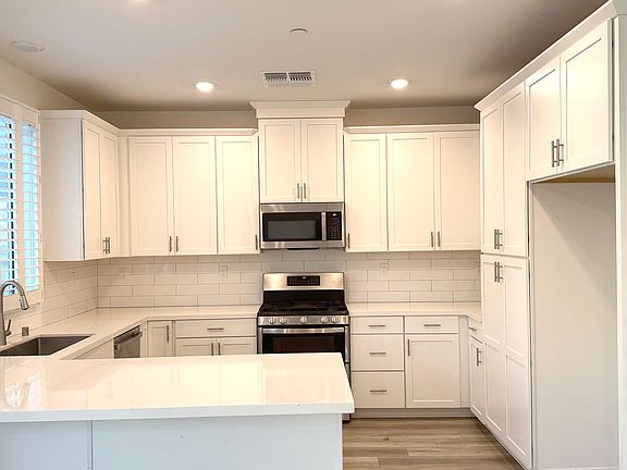 5th image of 10533 Etude Way