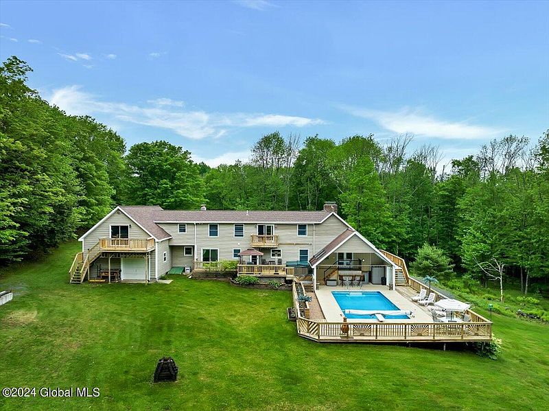 3rd image of 438 Babcock Lake Road
