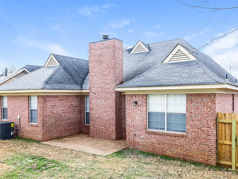 6962 Lagrange Cir N — Photo 16
