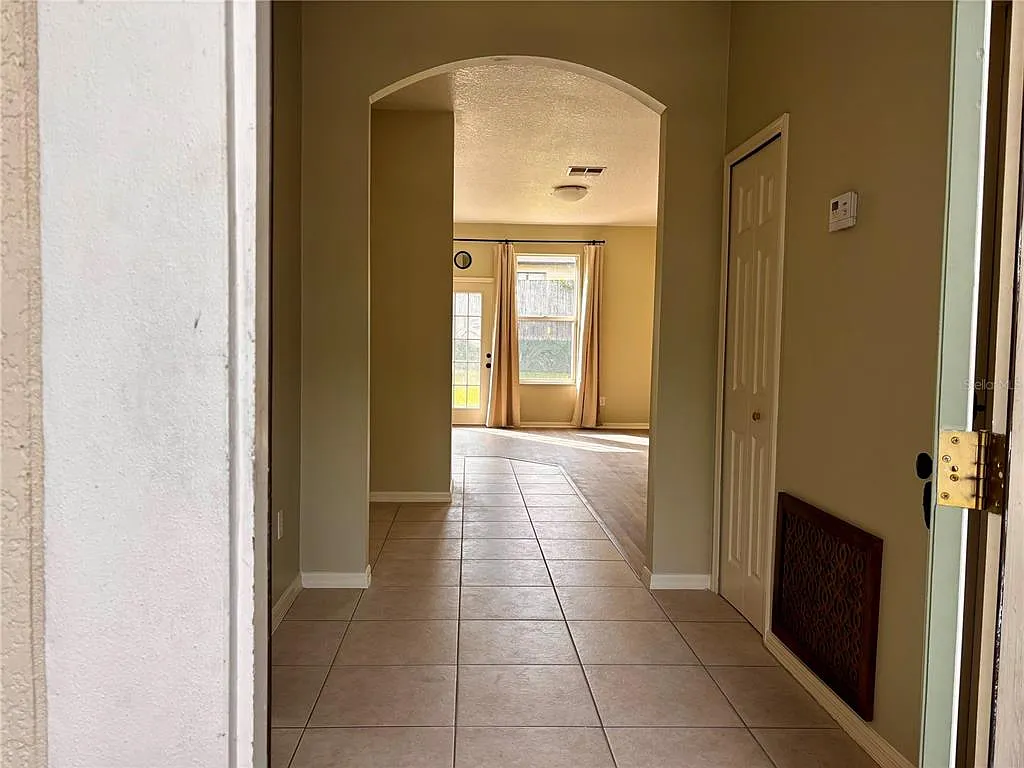 3 bed, 2.0 bath, 1341 sqft, $2,750 — Photo 3