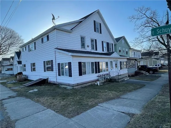 101 E 9th St, Oswego, NY