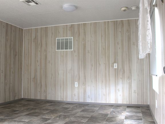 4th image of 306 Adams St #3
