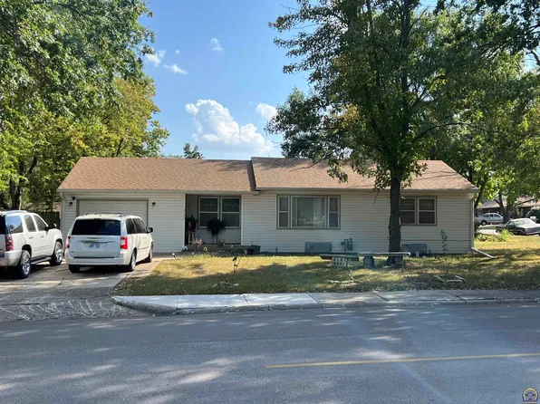 2121 W 15th Ave, Emporia, KS 66801