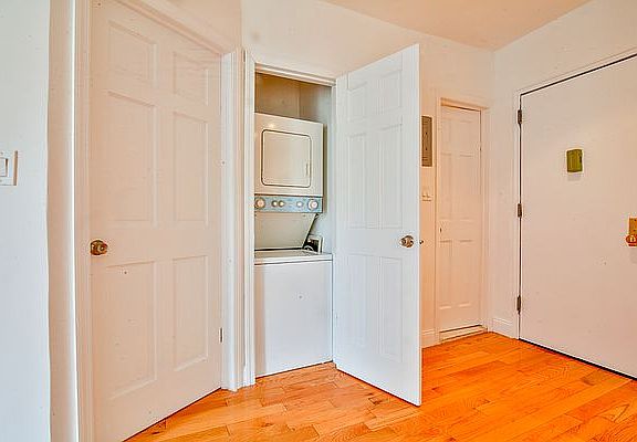 4th image of 20 A Ave #4B