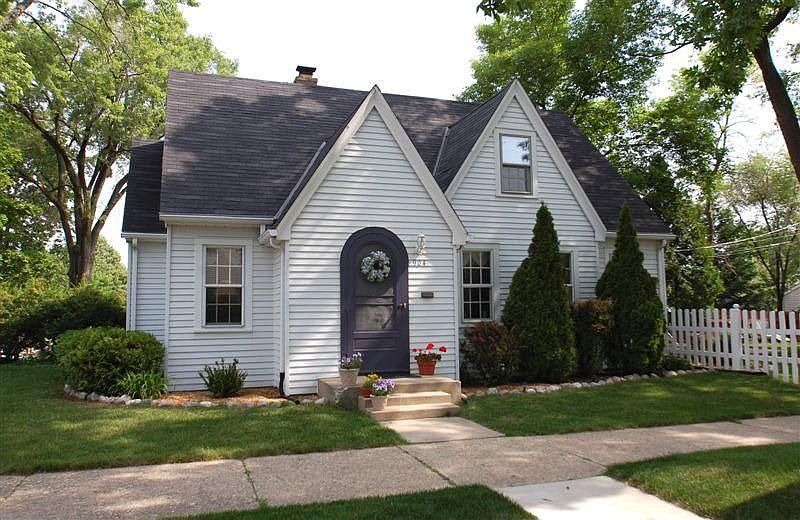 1st image of 904 E Glendale Ave