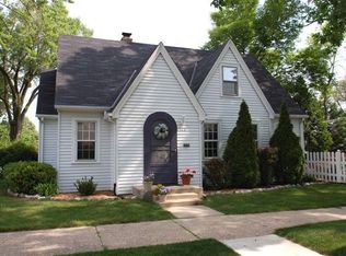 904 E Glendale Ave, Shorewood, WI