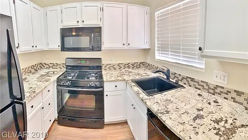 744 Anne Ln Photo 1