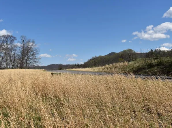 49 River Walk Dr, Sparta, NC 28675