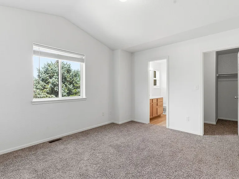 802 Waterglen Dr #D17 — Photo 17