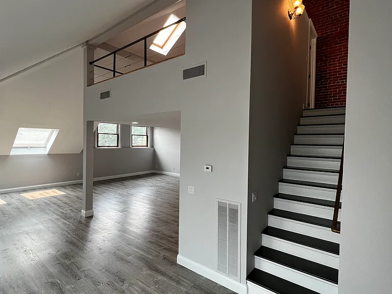 36 Abbott Street — Photo 67