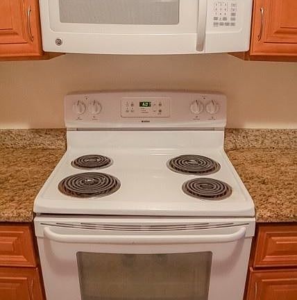 3rd image of 2420 Steiner St APT 6