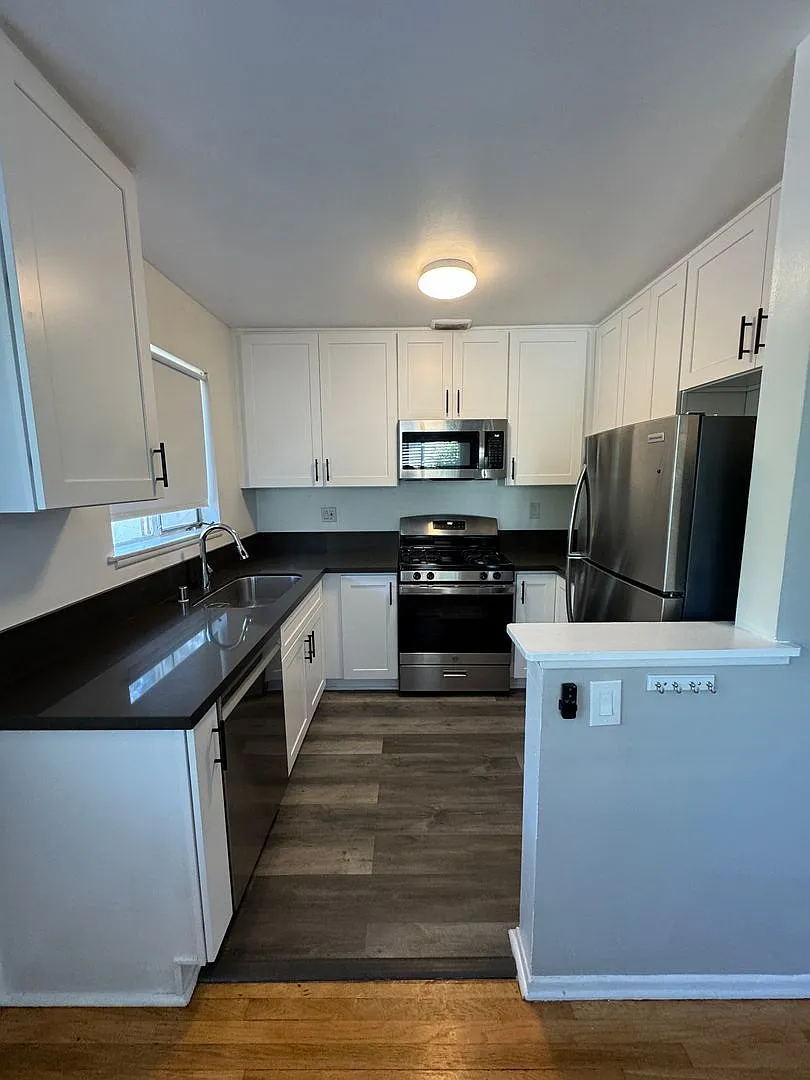 2 bed, 1.0 bath, $2,495 — Photo 1