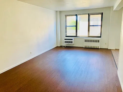 48 Davis Ave #2L Photo 1