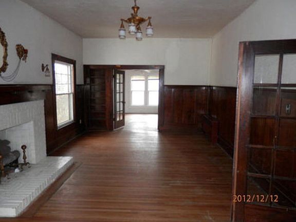 5th image of 602 Watt St